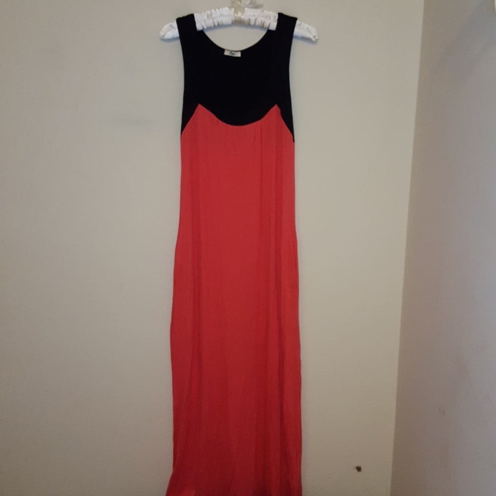 Maxi dress with POCKETS